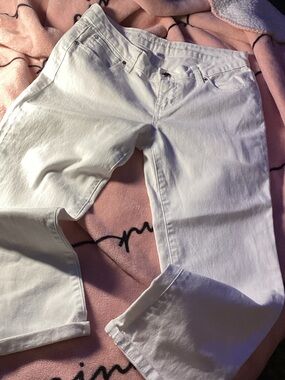 J-Lo Jennifer Lopez White Capris - Cute!